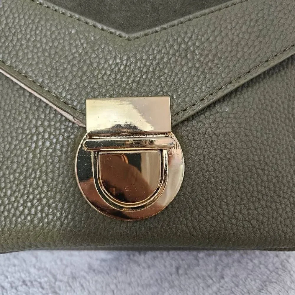 New C olive green crossbody bag